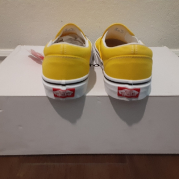 Vans - Picture 3 of 4